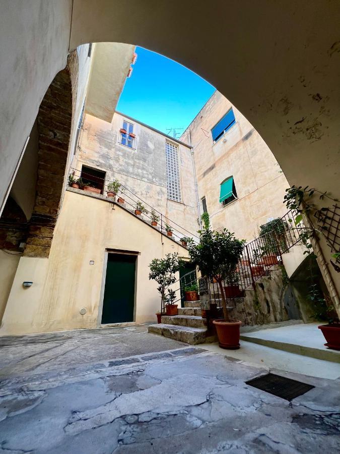 Cortile Umberto I Bed & Breakfast Cefalu Exterior photo
